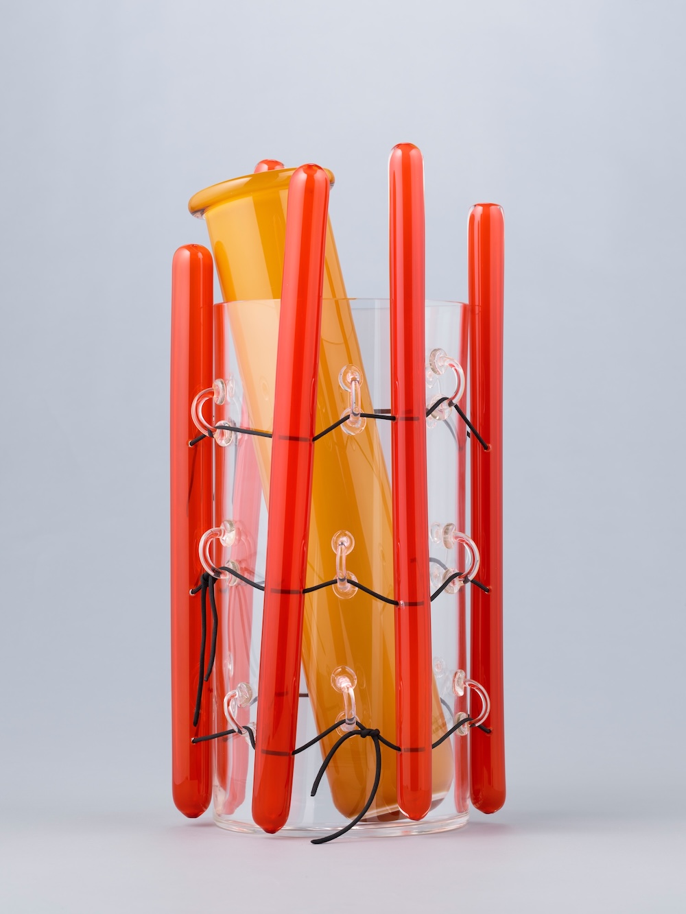 エットレ・ソットサス《花瓶no.4》2006年、石橋財団アーティゾン美術館 © Erede Ettore Sottsass